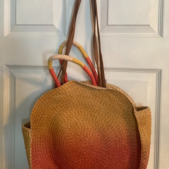 Summer / Beach Wicker Bag -EUC - Picture 2 of 6